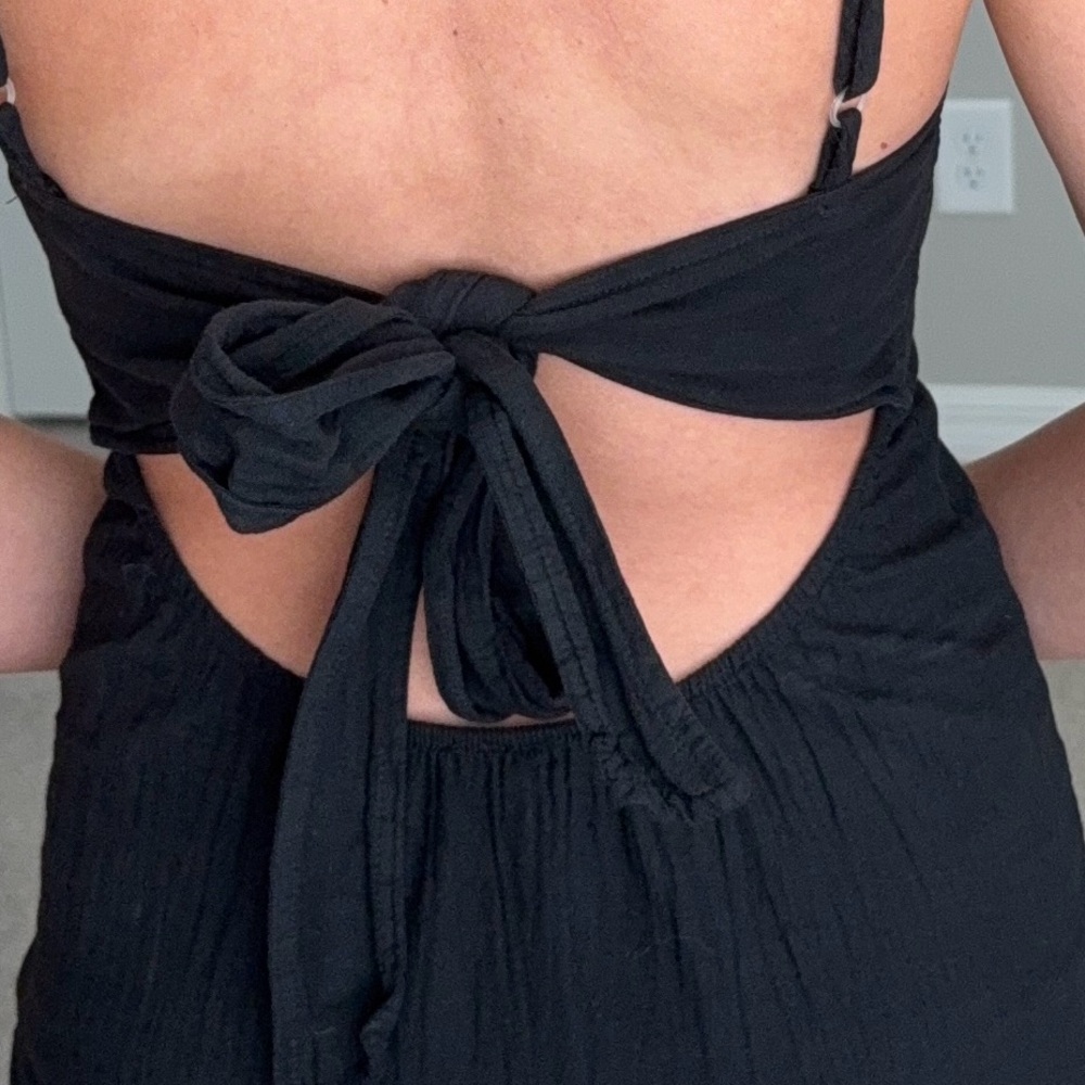 Chic Black Maxi Dress - Picture 8 of 8